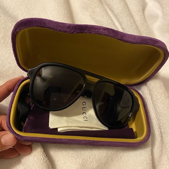 GUCCI SUNGLASSES - Picture 7 of 9